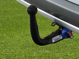 Detachable Swan Towbar